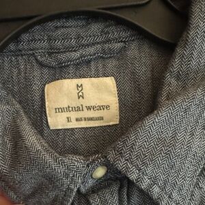 Mutual Weave Men's Gray Herringbone Button-Down Shirt